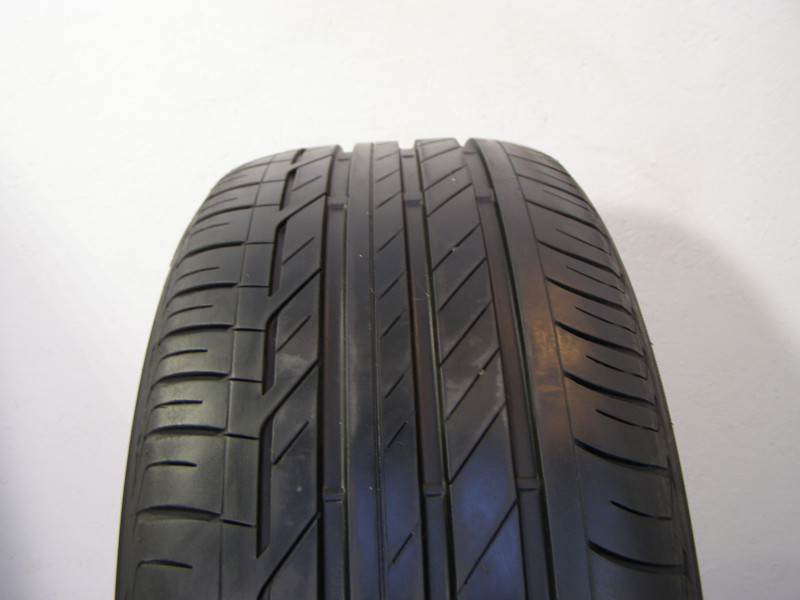 Bridgestone T001 guma