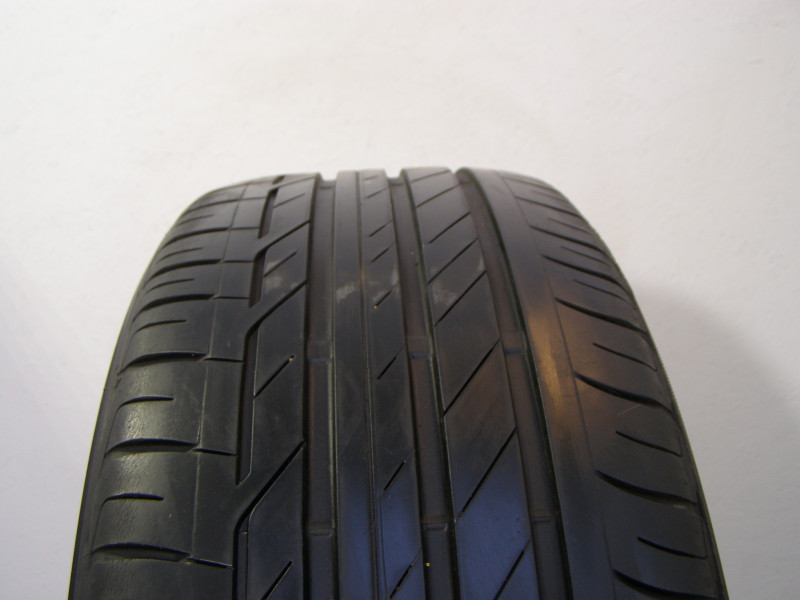 Bridgestone T001 guma