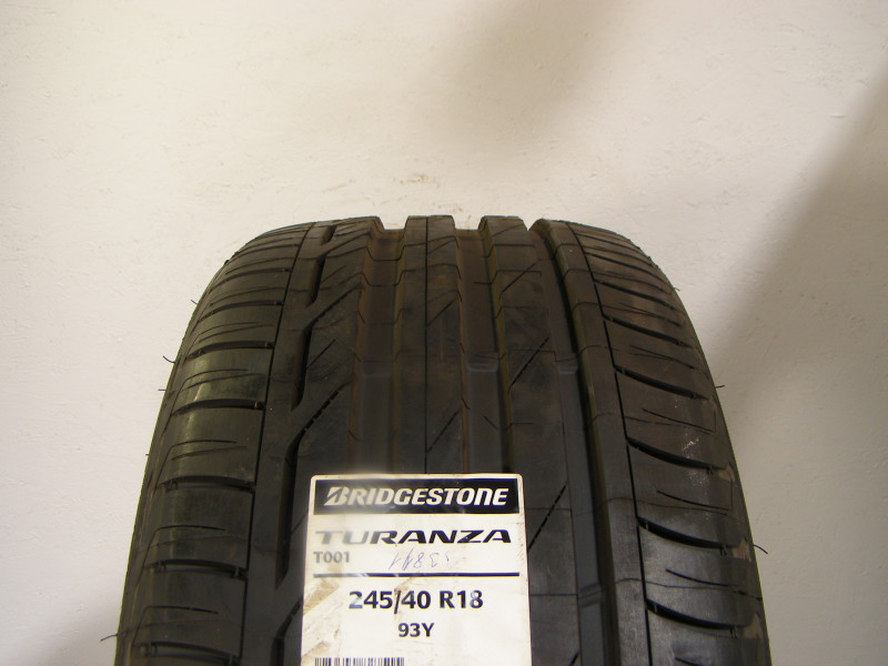 Bridgestone T001 guma