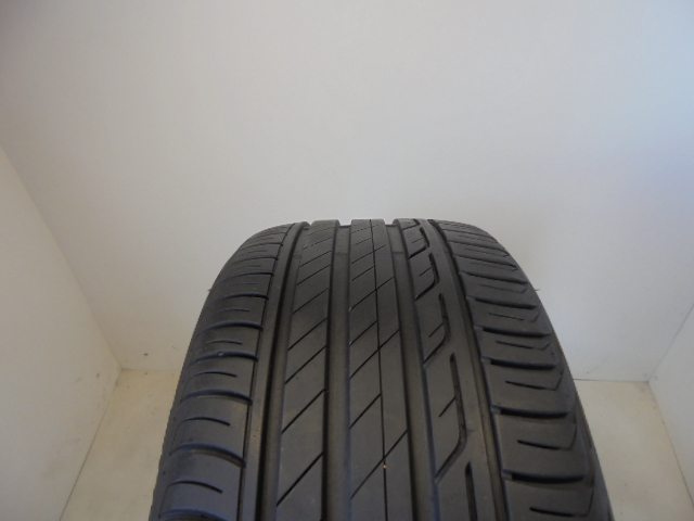 Bridgestone T001 guma