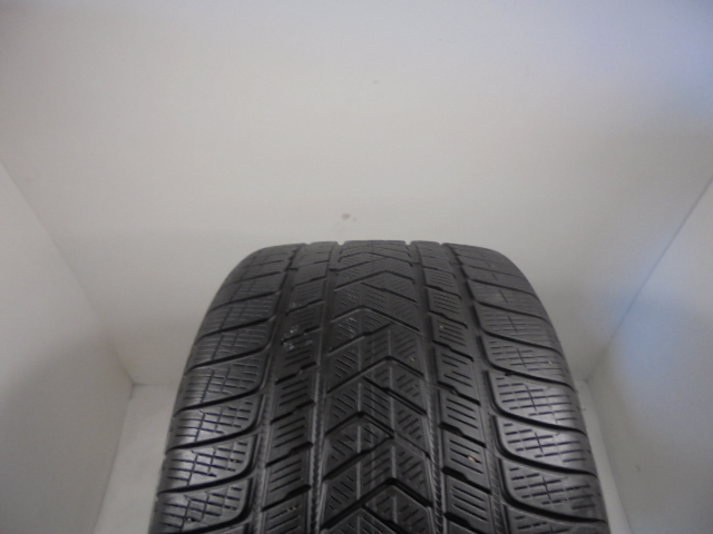 Pirelli Scorpion Winter RFT guma